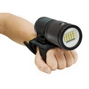 lampu menyelam untuk penyelam